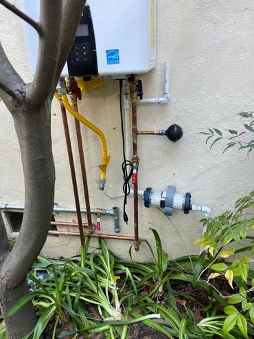 Isackson Plumbing Water Heater Install Repair Banner